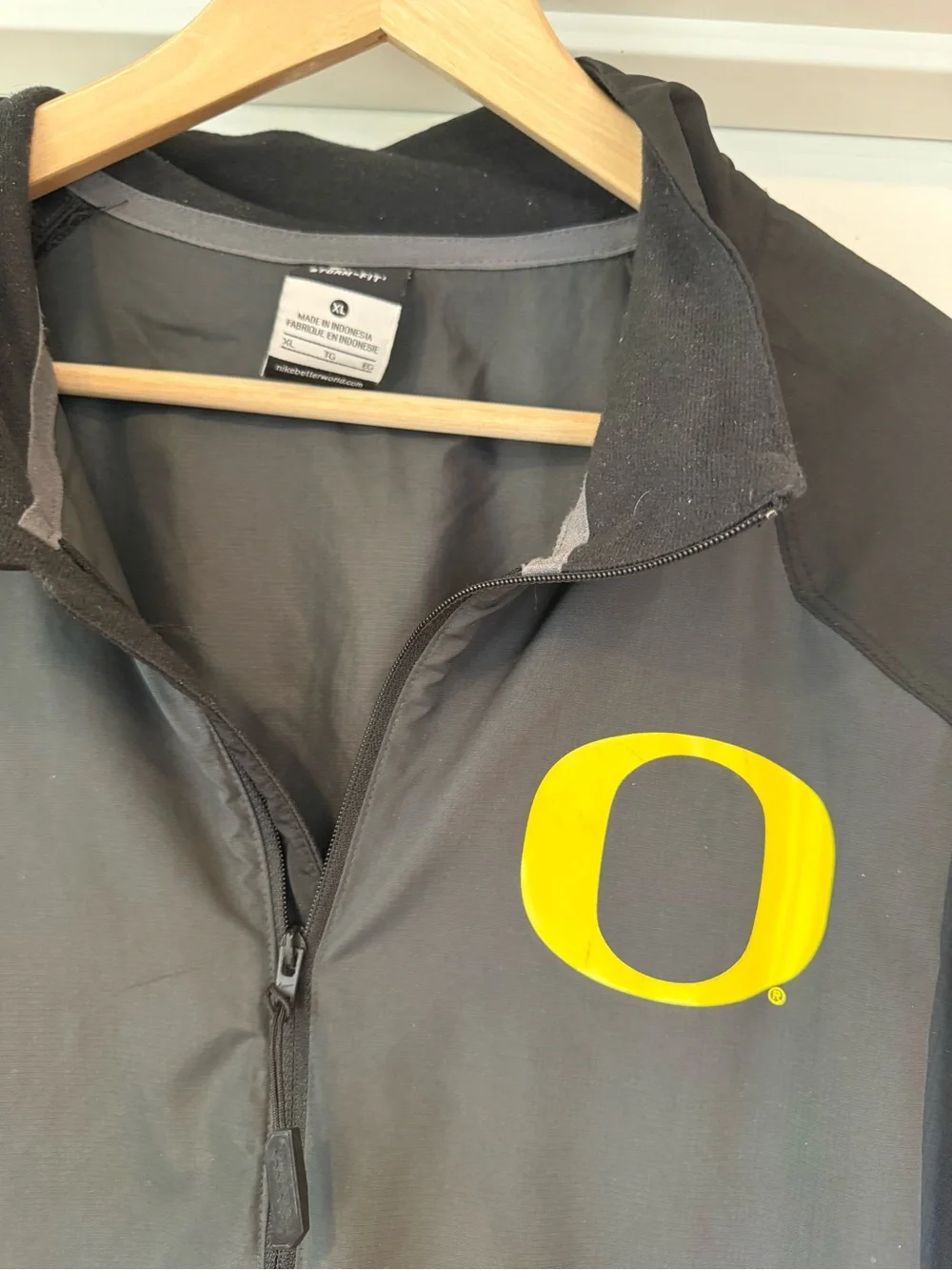 Nike Storm-Fit Men's Black & Gray Windbreaker with Yellow 'O' Logo